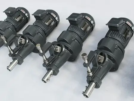 主要生产液体搅拌机及其周边设备